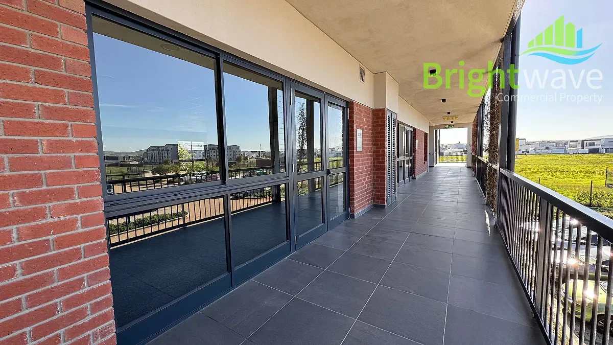 Cedar Square, Sandown — office for rent