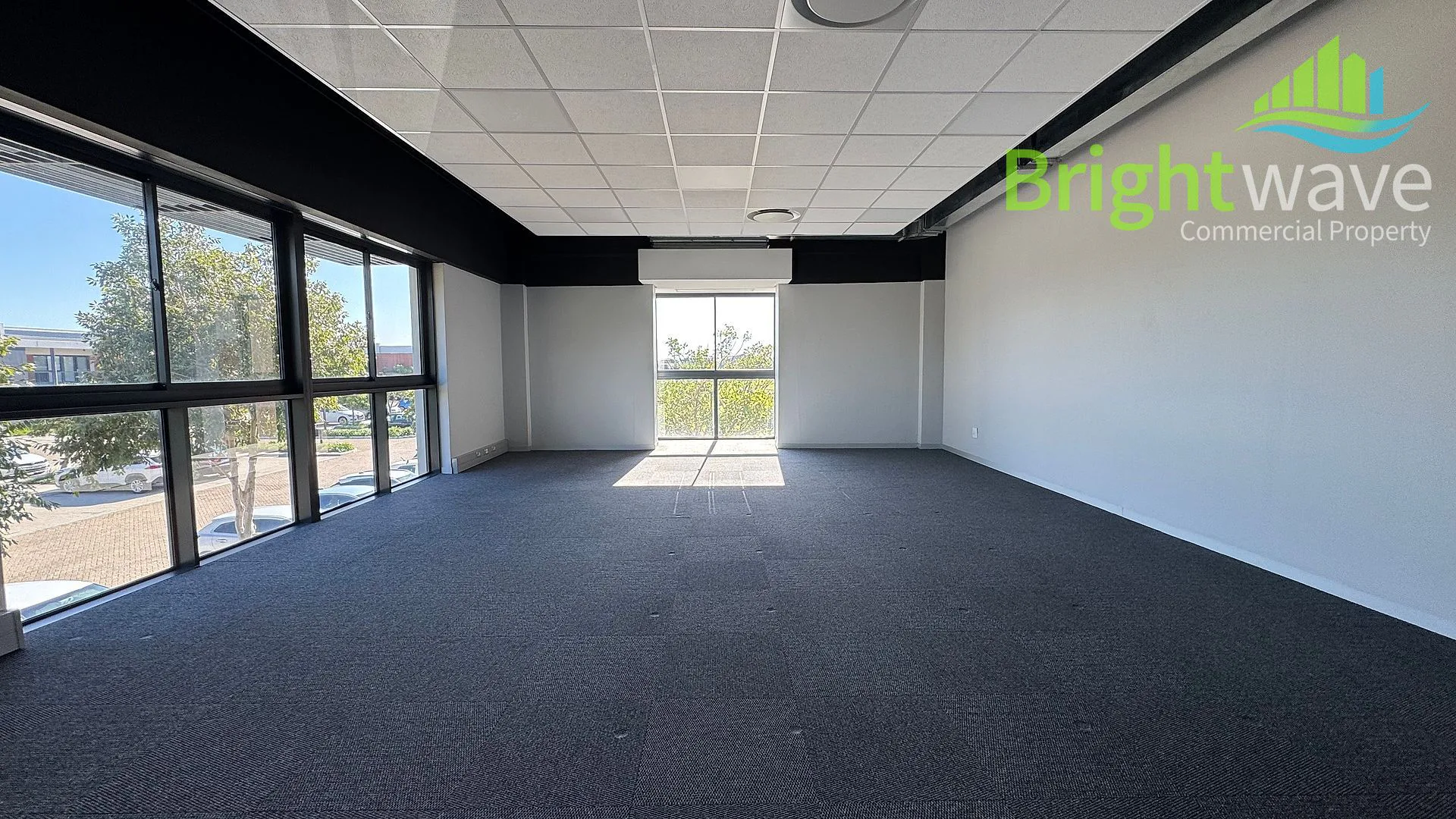 Cedar Square, available office to let in Bloubergstrand