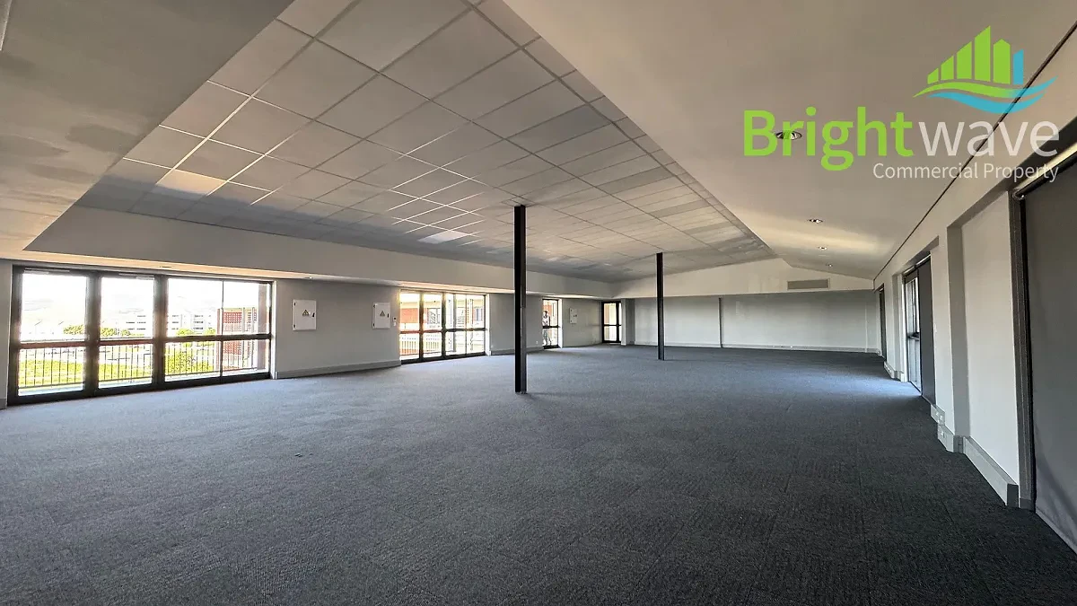 Cedar Square, Sandown — office for rent