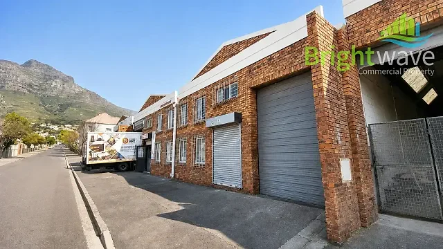 6-10 Roberts Road, Woodstock - building photo 1