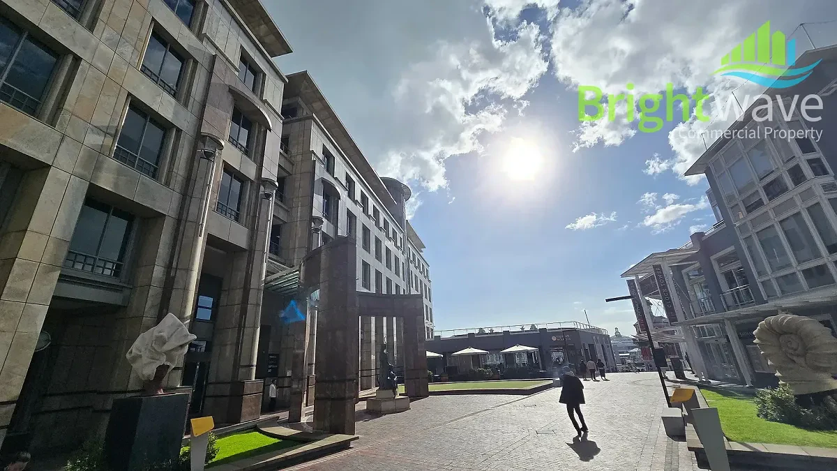 The Clock Tower, V&A Waterfront - building photo 5