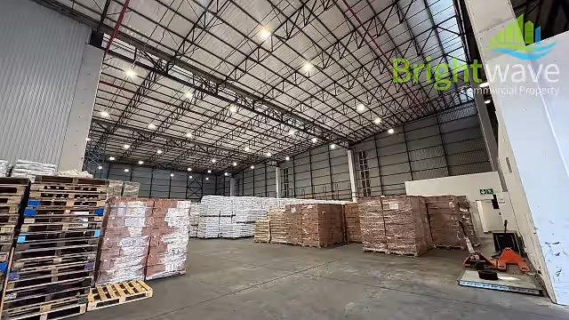 Warehouses space at Golf Air Park 2