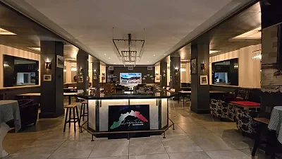 Open plan retail area at 40 Burg Street