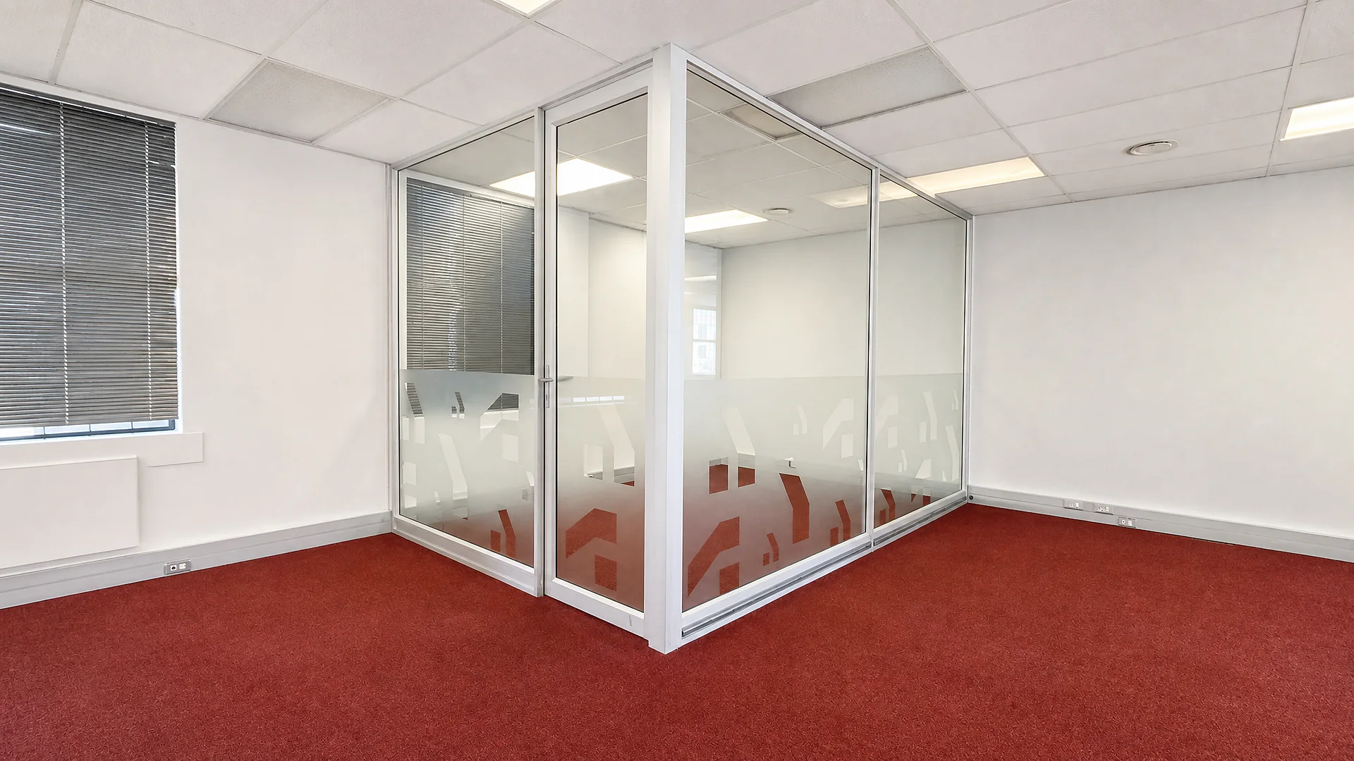 Office layout at TOKAI ON MAIN OFFICE PARK, Tokai