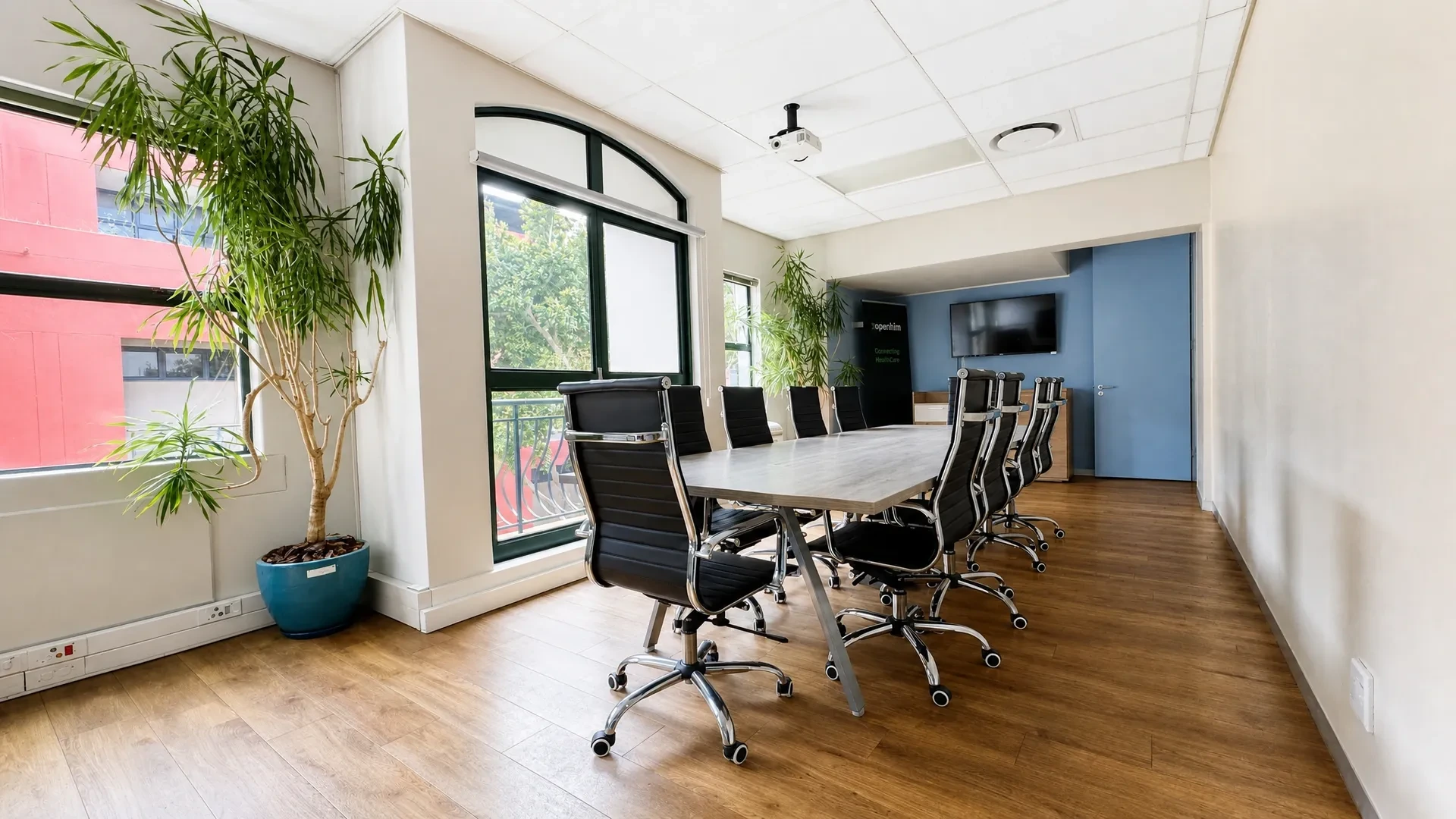 Open plan office area at TOKAI ON MAIN OFFICE PARK