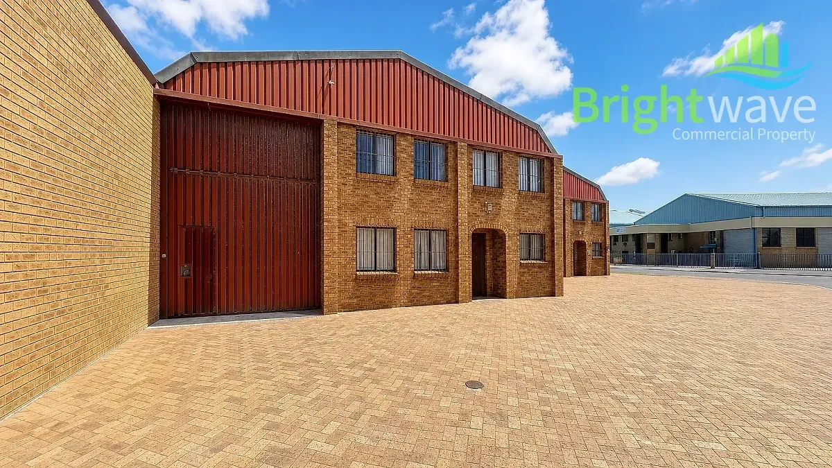 4 Hoist Avenue, Montague Gardens - building photo 1