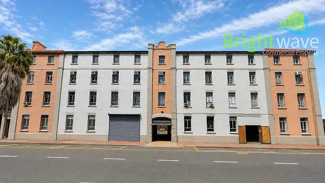 Castle Mews, Woodstock - building photo 1
