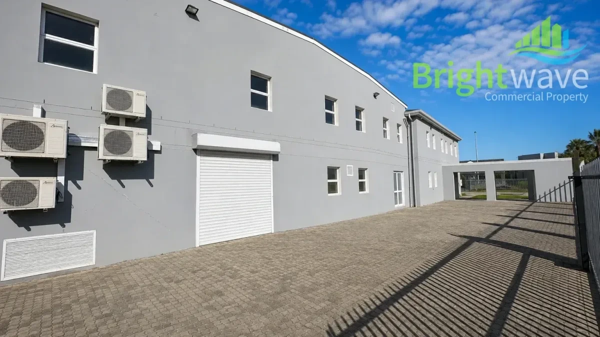 1 Track Crescent, Montague Gardens - building photo 3