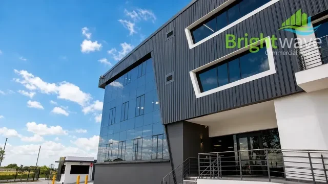 King Air Industria, Airport Industria - building photo 6