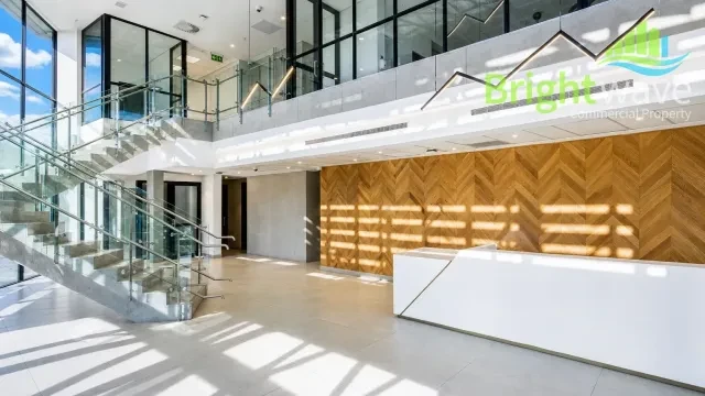 King Air Industria, Airport Industria - building photo 7
