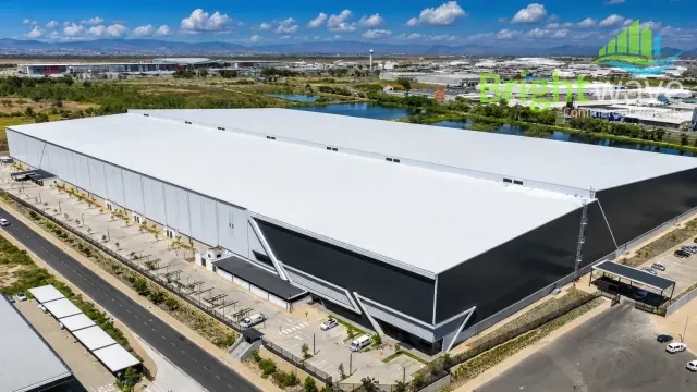 King Air Industria, Airport Industria - building photo 10