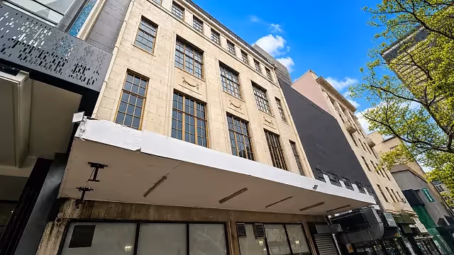 32 St Georges Mall in Cape Town CBD, exterior view.