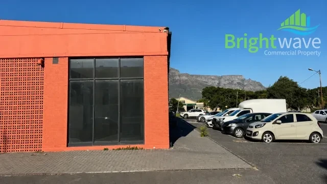 8 Bloemfontein Street, Paarden Eiland - building photo 2