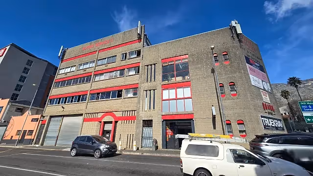115-117 Roeland Street in Gardens, exterior view.