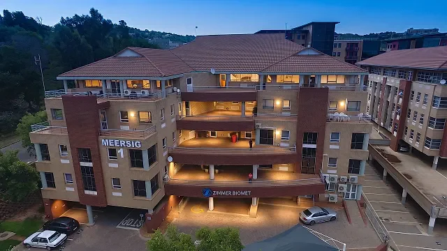 Meersig 1 & 2, Constantia Kloof - building photo 1