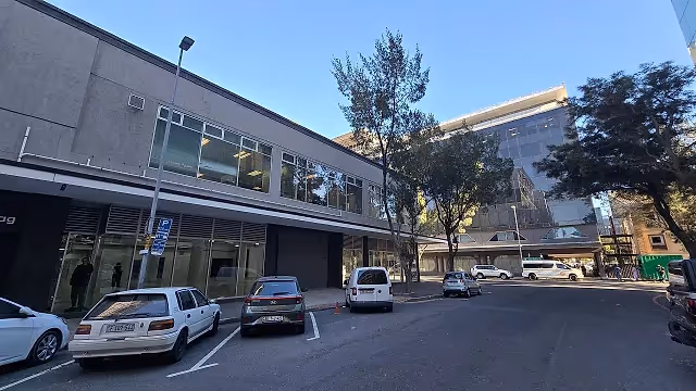 31 Martin Hammerschlag in Foreshore, exterior view.