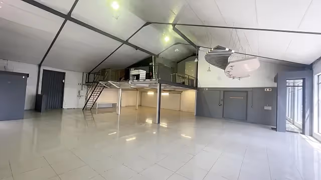 Warehouse space at 33 Salt River Road