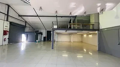 Open plan industrial area at 33 Salt River Road