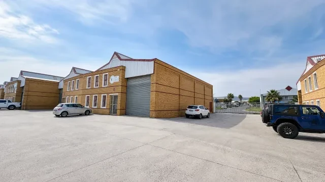 Killarney Plaza, Killarney Gardens - building photo 1
