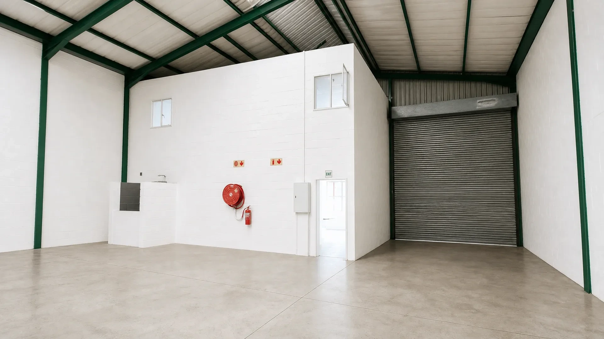 Open plan industrial area at Killarney Plaza