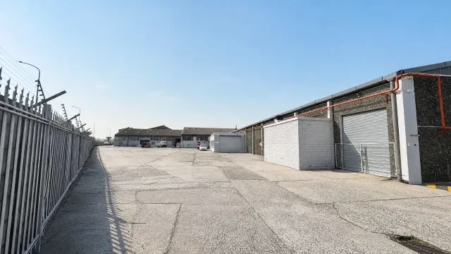 118 Bofors Circle, Epping - building photo 1