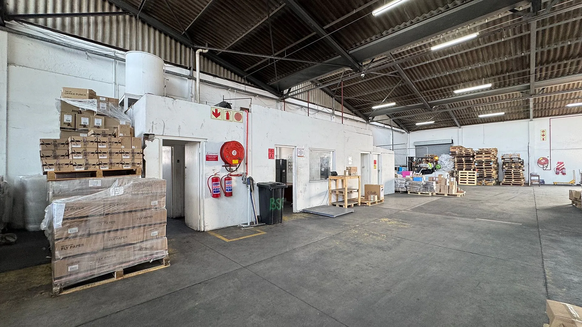 118 Bofors Circle, available office to let in Epping
