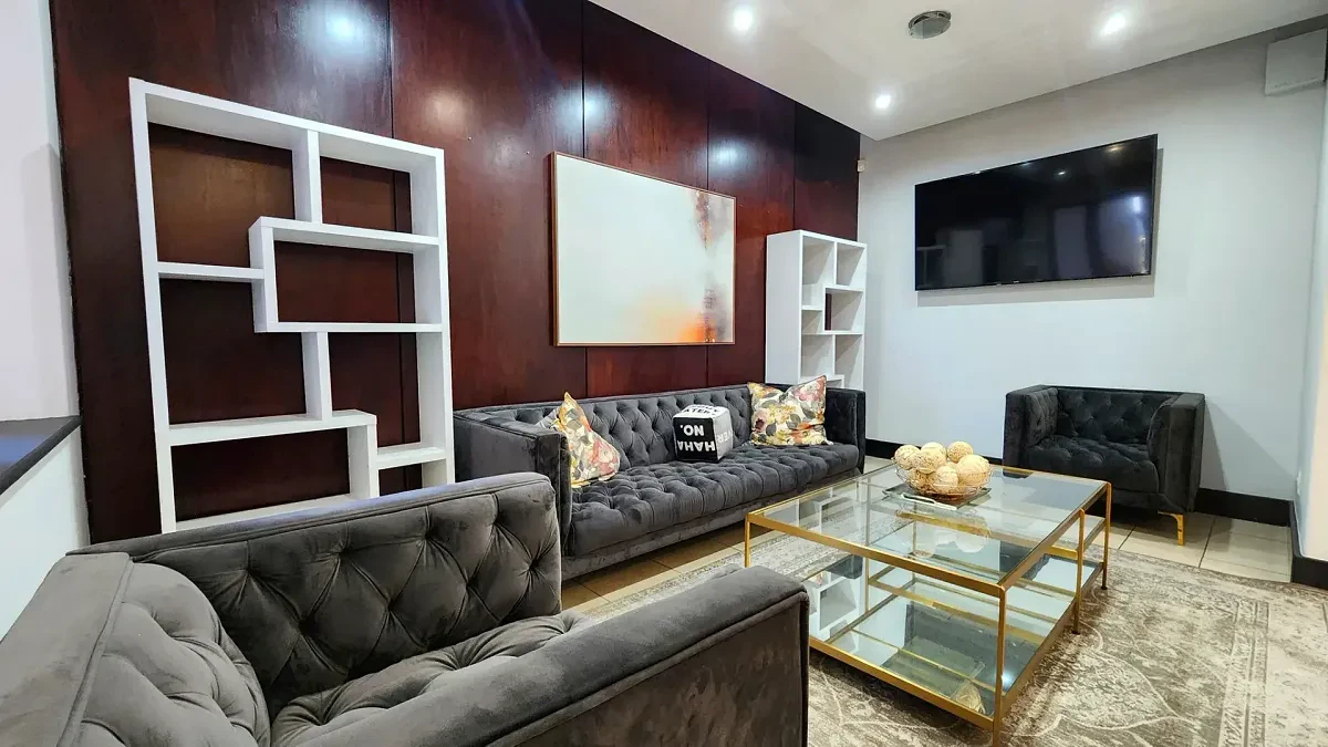 9 Boundary Road, Century City - building photo 3
