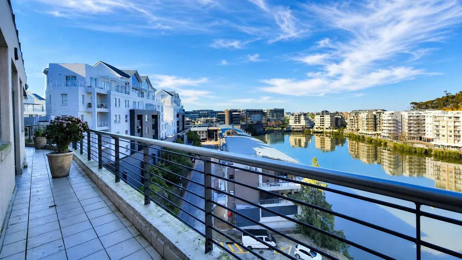346 m² Office in Tyger Valley