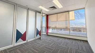 Sunclare Building, available office to let in Claremont
