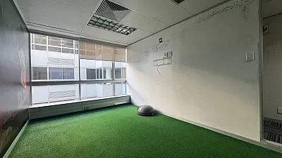 Office layout at Sunclare Building, Claremont