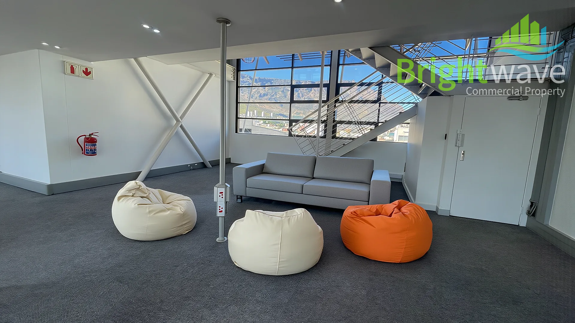 Louis Gradner Building, available office to let in Foreshore