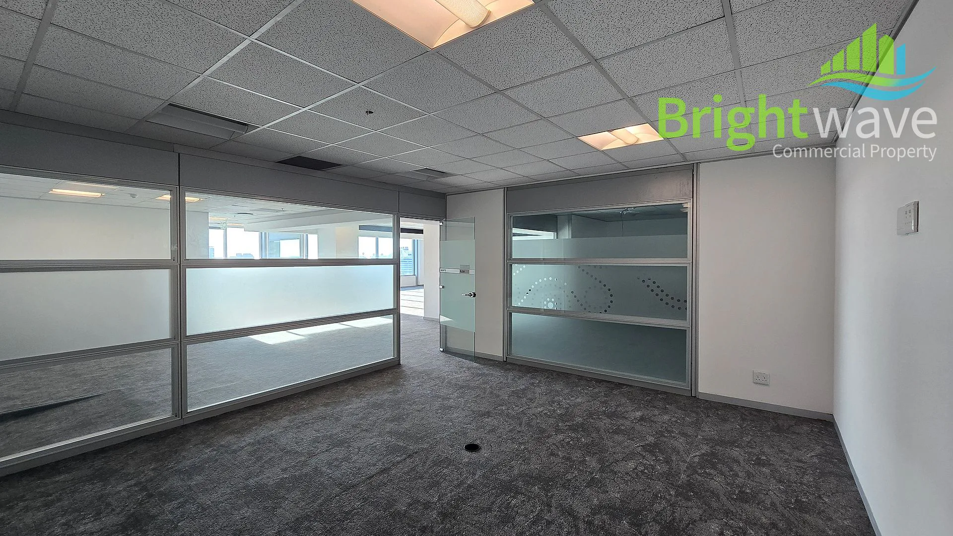 Convention Tower, available office to let in Foreshore