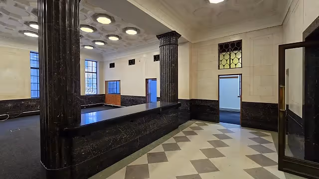 Office to let at Allianz House in Cape Town CBD.