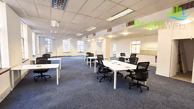 Office to let at Allianz House in Cape Town CBD.