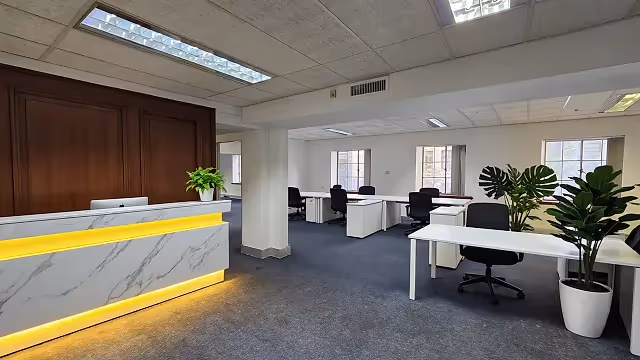 Office to let at Allianz House in Cape Town CBD.