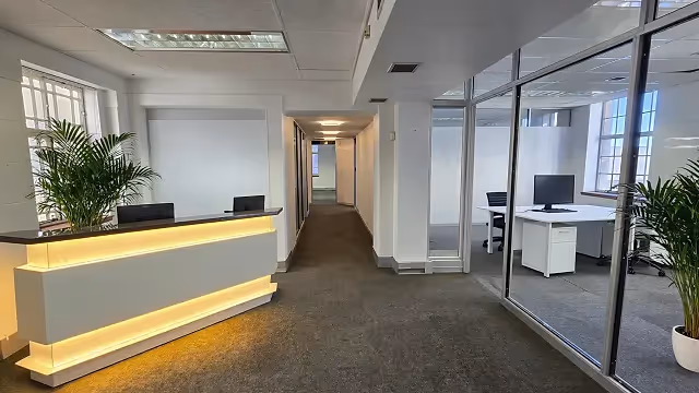 Office to let at Allianz House in Cape Town CBD.