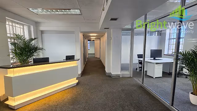 Office to let at Allianz House in Cape Town CBD.