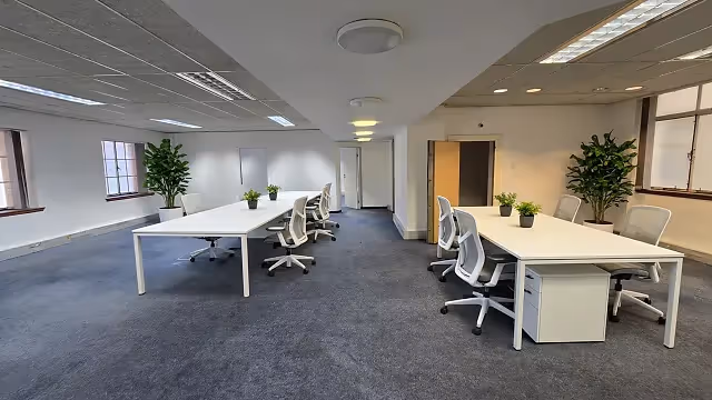 Office to let at Allianz House in Cape Town CBD.