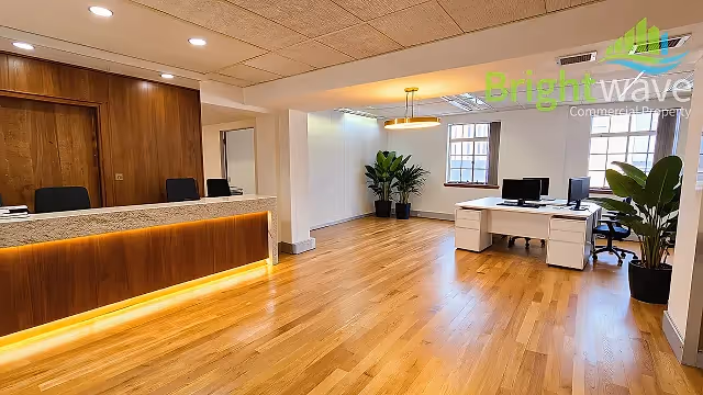 Office to let at Allianz House in Cape Town CBD.