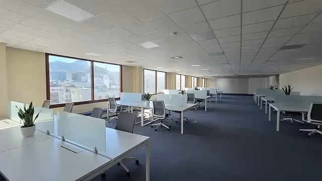 Office to let at Matador Centre in Cape Town CBD.