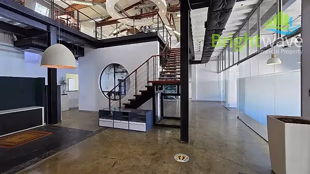 883 m2 office to let at 30 Keerom St, Velocity House, Cape Town CBD in Cape Town CBD, open plan interior.