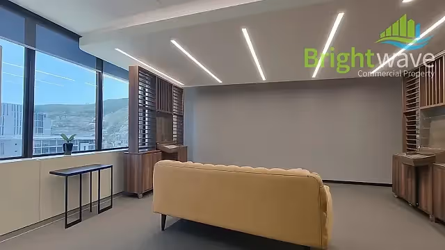 93 m2 office to let at 2 Long Street in Cape Town CBD, office interior.