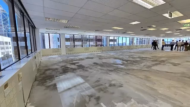 500 m2 office to let at 2 Long Street in Cape Town CBD, open plan interior.
