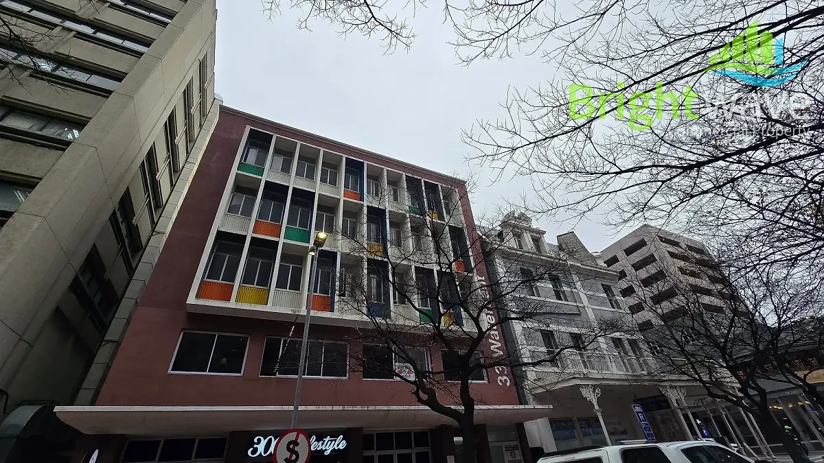 33 Waterkant Street, Cape Town CBD - building photo 3