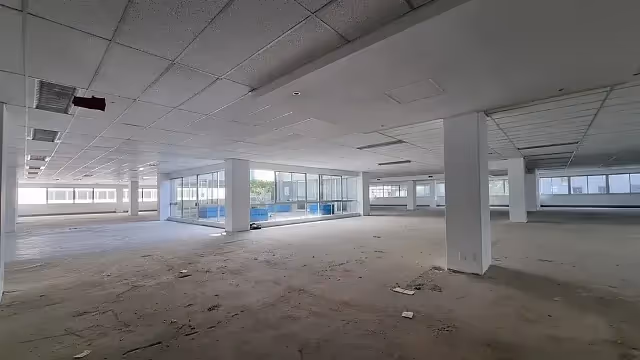 2731 m2 office to let at 35 Wale Street, 35 on Wale, Cape Town City Centre in Cape Town CBD, open plan interior.