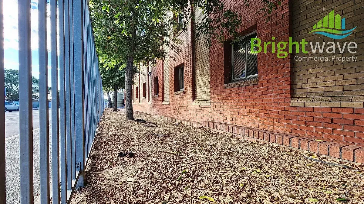 222 Durban Road, Bellville - building photo 3