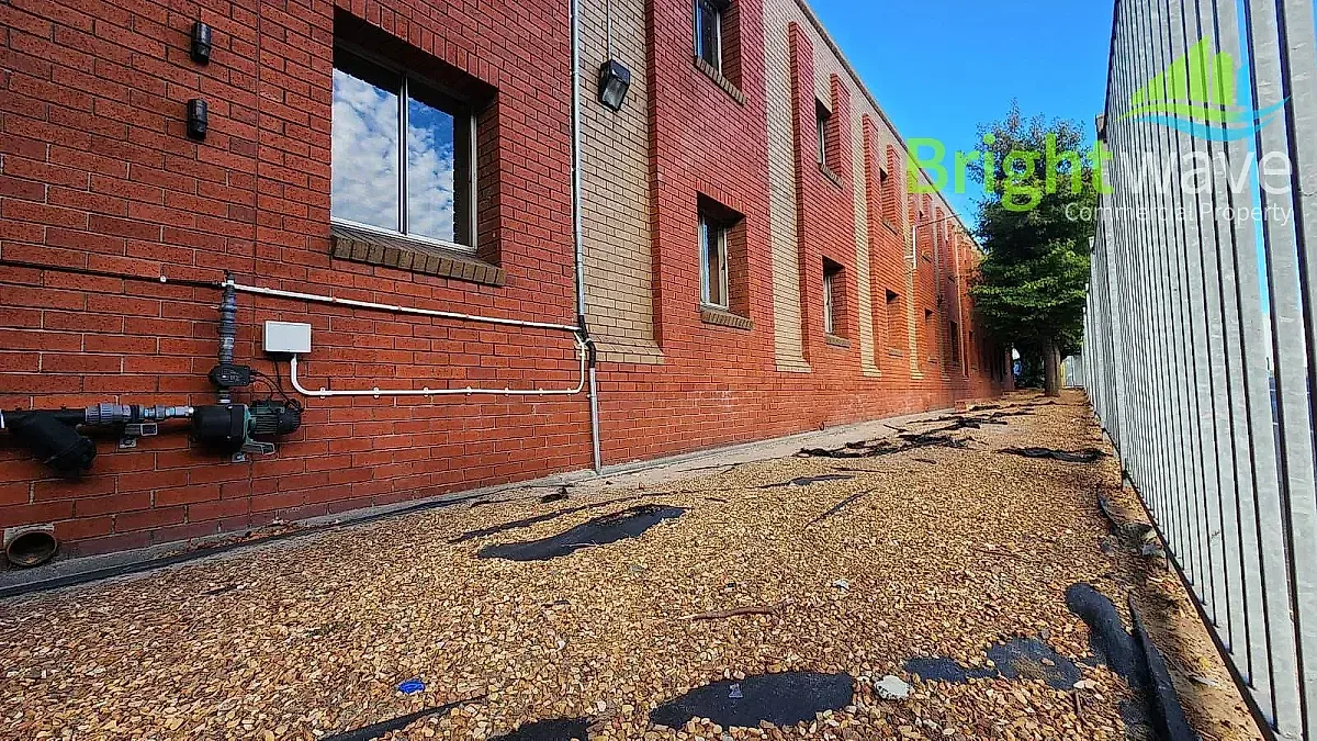 222 Durban Road, Bellville - building photo 5