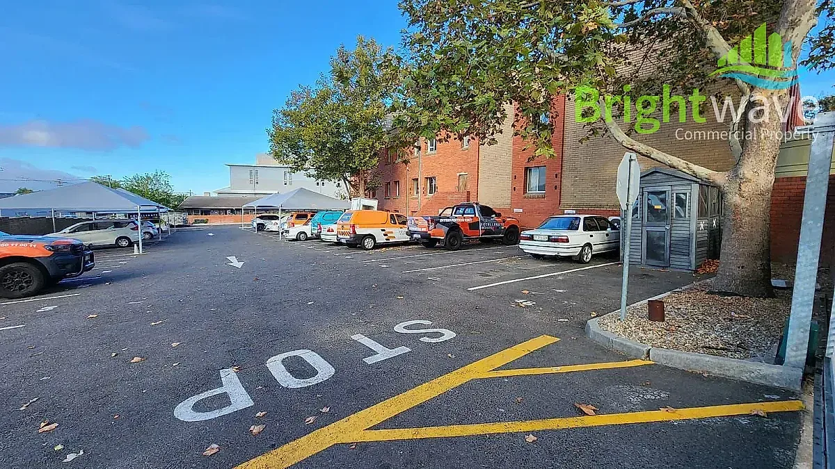 222 Durban Road, Bellville - building photo 1