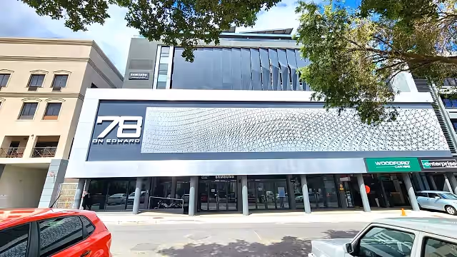 78 On Edward Tyger Valley - building exterior
