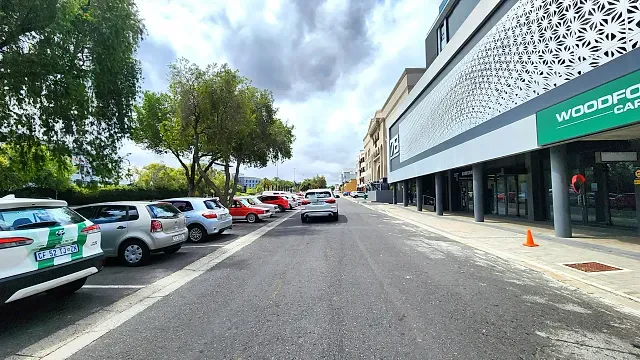 78 On Edward, Tyger Valley - building photo 5